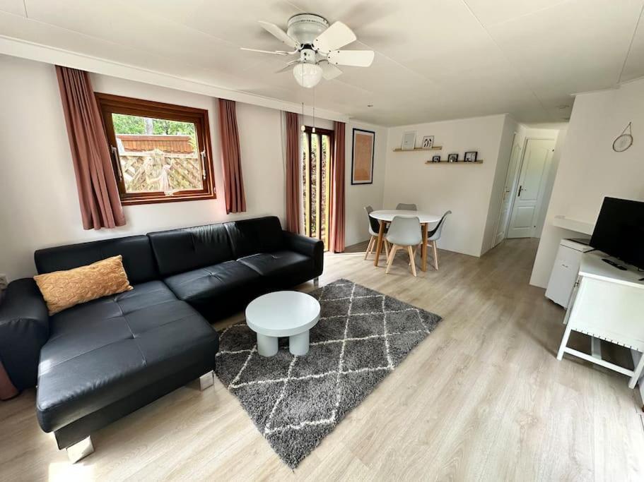 Houten Chalet Op 5 Sterren Park Met Zwembad เออร์เมโล ภายนอก รูปภาพ