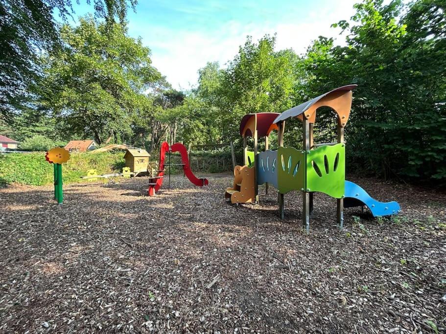 Houten Chalet Op 5 Sterren Park Met Zwembad เออร์เมโล ภายนอก รูปภาพ